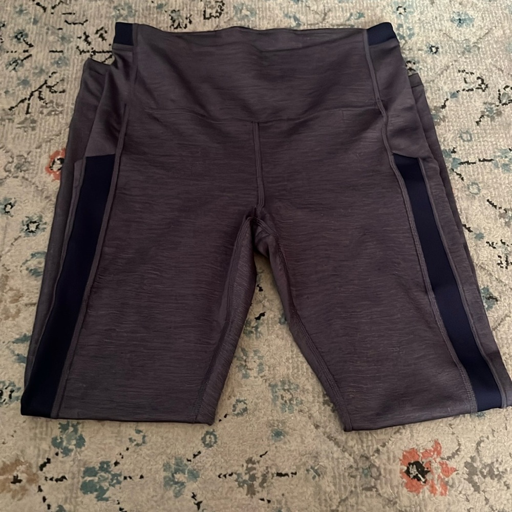 Athleta 7/8 stash tight/legging sz SM